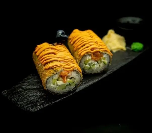 HAND ROLL с лососем острый